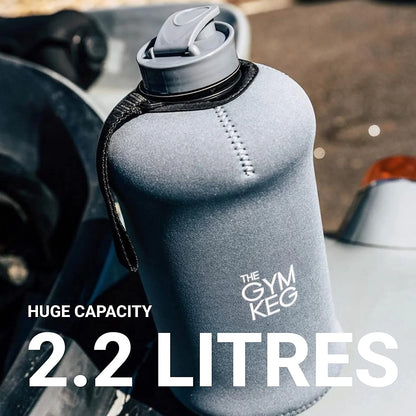 Gym Keg | Botella Deportiva Insulada 2.2 L (74.4 oz) – Media Galón Portátil